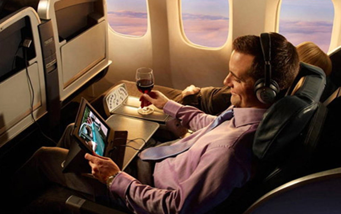 Как работает вай-фай в самолете, сколько стоит интернет на борту